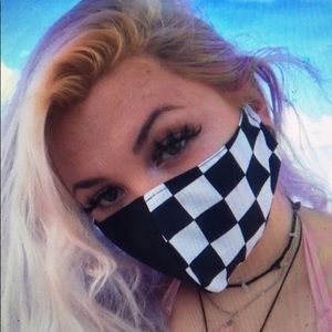 half black & half checkered dust / rave mask 🏁
